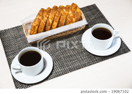 Coffee and bread Coffee and bread 19067102