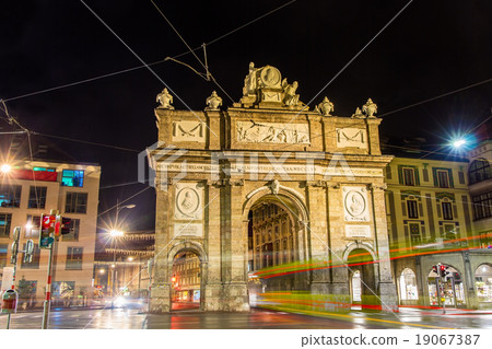 Triumphal Arch in Innsbruck at night - Austria Triumphal Arch in Innsbruck at night - Austria 19067387