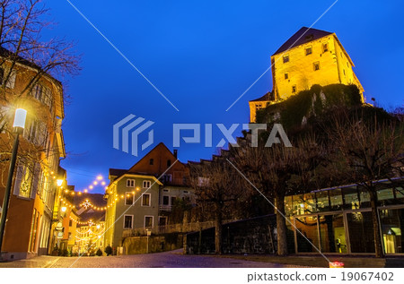 Schattenburg castle over Feldkirch - Austria 19067402