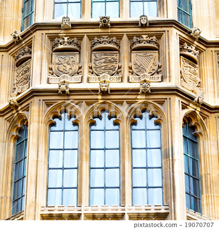 old in london  historical    parlia  19070707