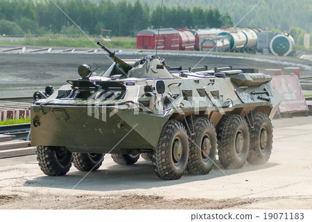 BTR-82A armoured personnel carrier 19071183
