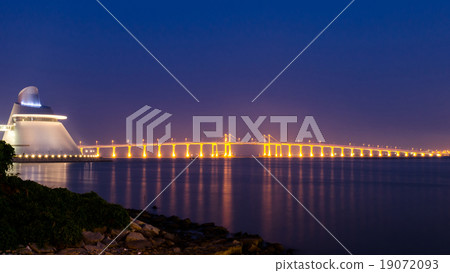 Bridge in Macau at night 19072093