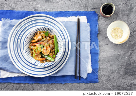 Kingprawn with Rice Noodles and Vegetable in Bowl Kingprawn with Rice Noodles and Vegetable in Bowl 19072537