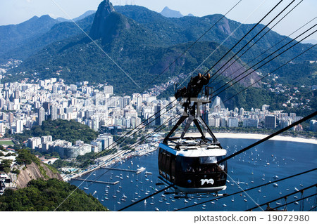 The cable car to Sugar Loaf in Rio de Janeiro 19072980