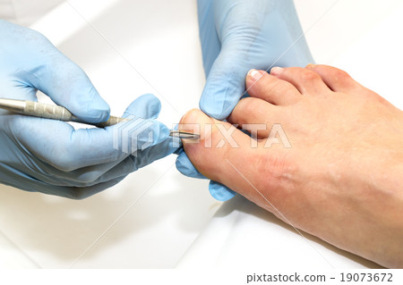 process of pedicure at beauty salon process of pedicure at beauty salon 19073672