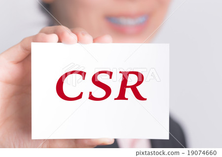 businesswoman show message on the card businesswoman show message on the card 19074660