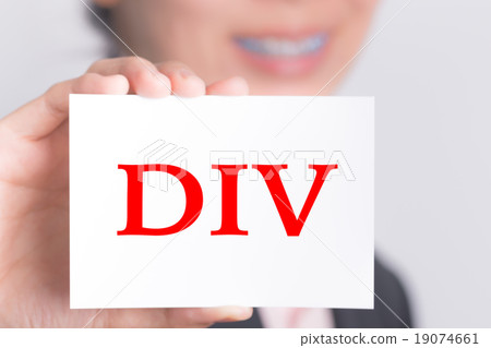 businesswoman show message on the card 19074661