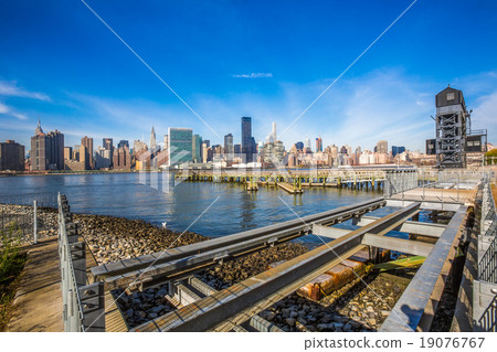 Midtown Manhattan skyline, New York City. USA. 19076767