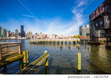 Long Island City -  New York. 19076769