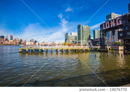 Long Island City -  New York. 19076770