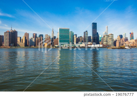 Midtown Manhattan skyline, New York City. USA. 19076777