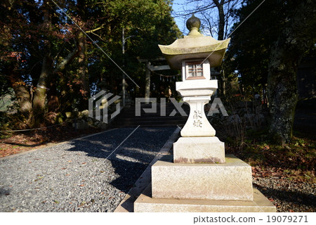 Stone lantern (Ye Zhi Shrine) 19079271
