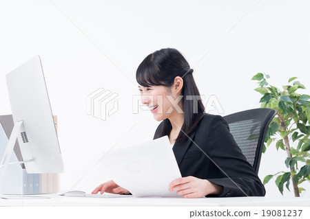 Business woman 19081237