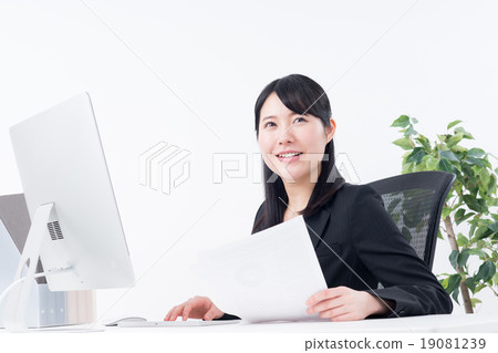 Business woman 19081239