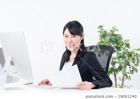 Business woman 19081240