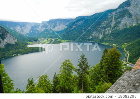 Scenic landscape view of Hallstatt, Austria Scenic landscape view of Hallstatt, Austria 19082295