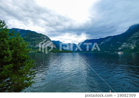 Scenic landscape view of Hallstatt, Austria Scenic landscape view of Hallstatt, Austria 19082309