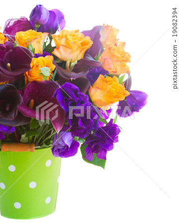 Calla lilly and eustoma flowers 19082394