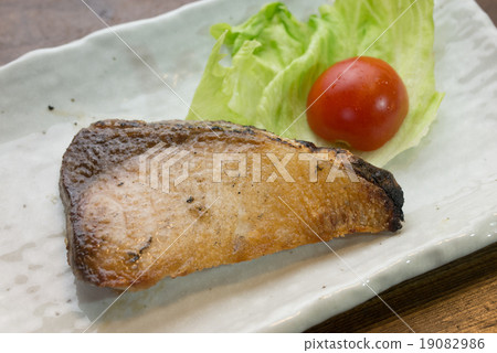 Salt-grilled pickles Salt-grilled pickles 19082986