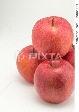 4 apples (apples) 19084161
