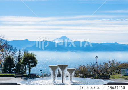 [Yamanashi Prefecture] Fuefuki River Fruit Park and Kofu Basin of Asagiri 19084436