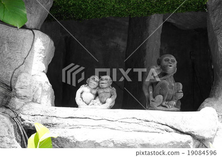 Monument of Monkey at Wat Saket (Wat Sacket: Golden Hill) Monument of Monkey at Wat Saket (Wat Sacket: Golden Hill) 19084596
