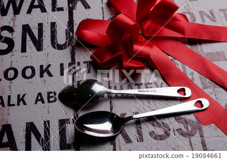 Couple spoon, Valentine love background Couple spoon, Valentine love background 19084661