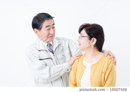 Senior couple Senior couple 19087498