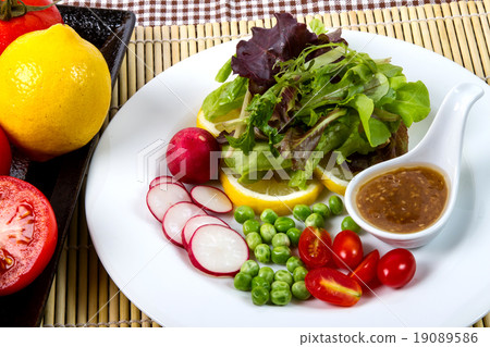 Salad 19089586
