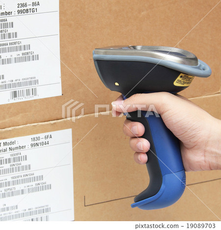 Scanning boxes with wireless barcode scanner 19089703