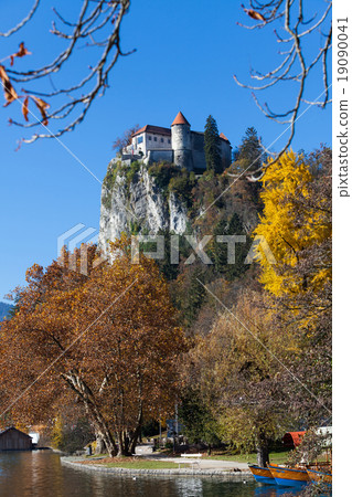 Bled Castle built on top of a cliff overlooking Bled Castle built on top of a cliff overlooking 19090041