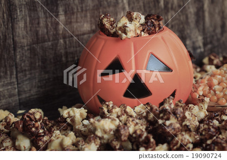 popcorn with seed halloween 19090724