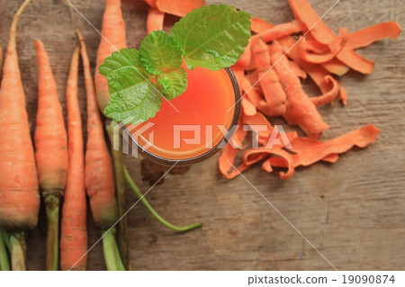 fresh carrot with juices fresh carrot with juices 19090874