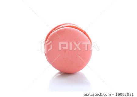 macaroons on white. macaroons on white. 19092051