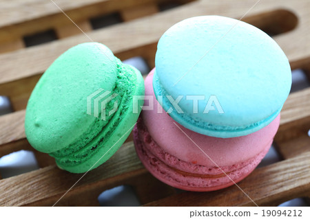 Macaroons. Macaroons. 19094212