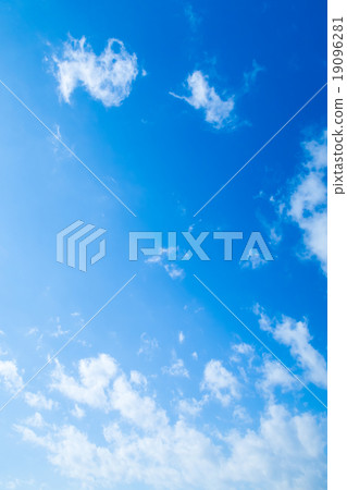 Layered clouds cloud cumulus clouds Autumn sky General sky and clouds White clouds and blue sky background material Copy space Character space Layered clouds cloud cumulus clouds Autumn sky General sky and clouds White clouds and blue sky background material Copy space Character space 19096281