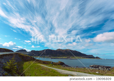 bridge to rocky island 19096809