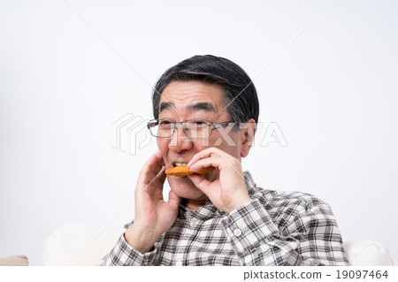 Senior male (teeth) Senior male (teeth) 19097464