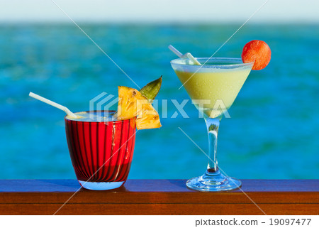 Fruit cocktail on Maldives beach 19097477