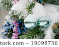 Christmas decorations close-up green balls 19098736