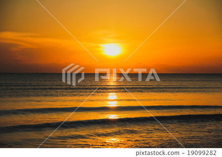 Beautiful sunset above the sea 19099282