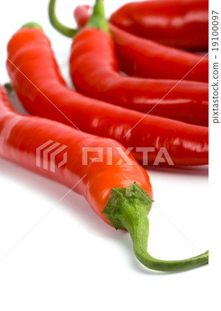 five red chilli peppers five red chilli peppers 19100097