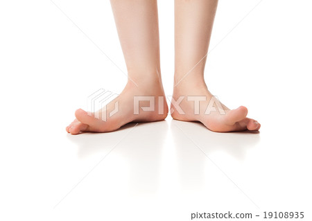Close up of young woman's legs 19108935