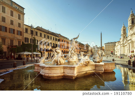 Piazza Navona in morning time, Rome. Italy Piazza Navona in morning time, Rome. Italy 19110780