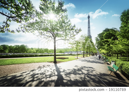 sunny morning and Eiffel Tower, Paris, France sunny morning and Eiffel Tower, Paris, France 19110789