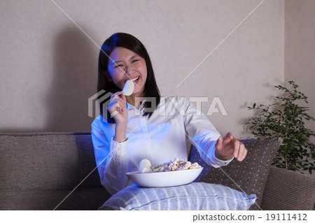 TV movies DVD appreciation women laugh 19111412