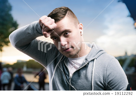 Young runner in the city Young runner in the city 19112292
