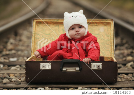 foundling, a small child in a suitcase 19114163