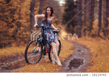 girl with bike photography