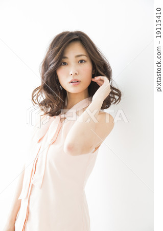 美女形象年輕的女士 美女形象年輕的女士 19115410